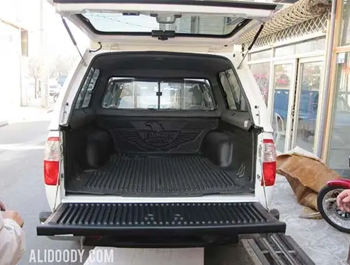 اتاق عقب پیکاپ, کانوپی تایلندی نیسان پیکاپ