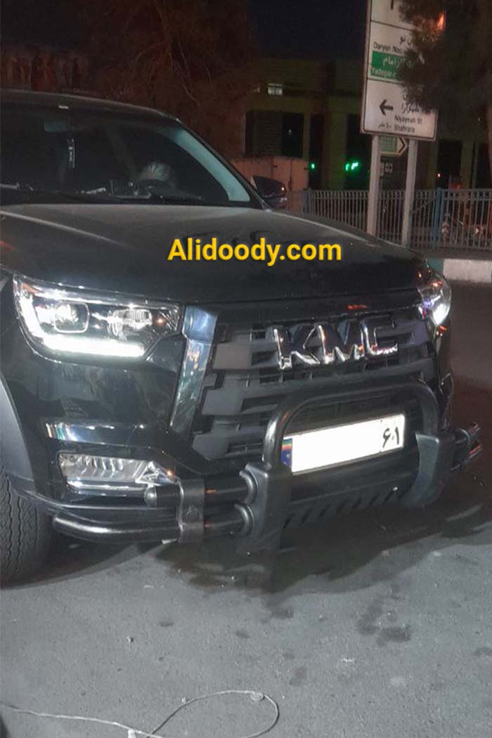 گارد و رکاب KMC, گارد جلو تمام مشکی KMC T8