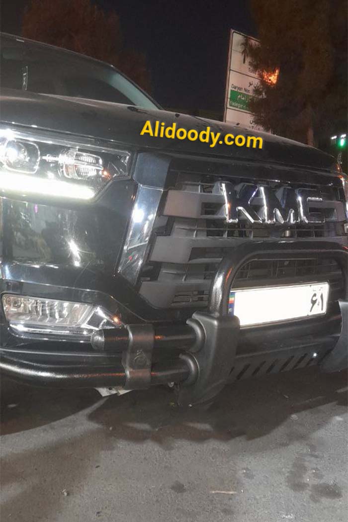 گارد و رکاب KMC, گارد جلو تمام مشکی KMC T8